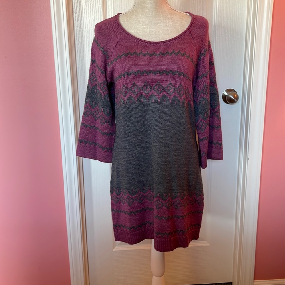 Swing style sweater dress in gray & light wine color size M!